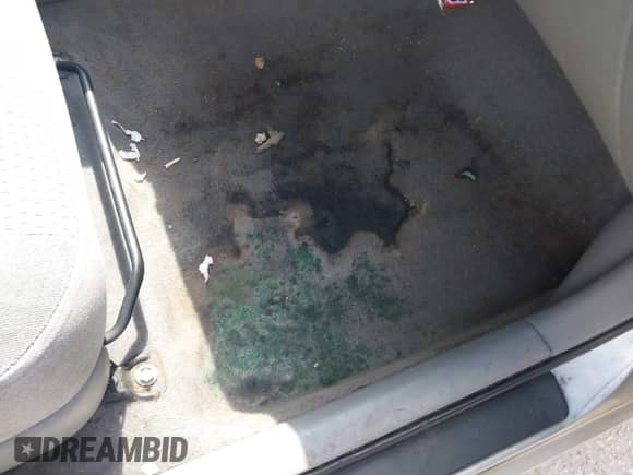 2006 Toyota Corolla LE z VIN 1NXBR32E96Z651021, wystawiony jako IAAI lot #43378872 z przebiegiem 200 179 mil mil oraz . Historia ofert i sprzedaży dostępna na DreamBid. Obrazek 13.