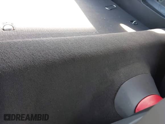 2014 Chevrolet Corvette Z51 3LT with VIN 1G1YL2D79E5130388, listed as a IAAI auction lot 42761262 with 105,906 mi miles and . Bid and sale history available at DreamBid. Image 8.