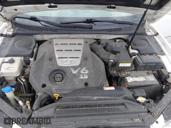 2008 Hyundai Azera Limited with VIN KMHFC46F08A257052, listed as a IAAI auction lot 42202806 with 92,976 mi miles and . Bid and sale history available at DreamBid. Image 10.