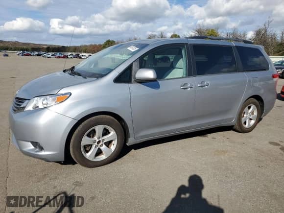 2014 Toyota Sienna LE AAS with VIN 5TDKK3DC4ES501132, listed as a Copart auction lot 86618255 with 109,463 mi miles and Clean title. Bid and sale history available at DreamBid. Image 1.