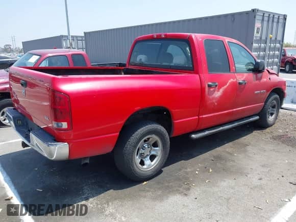 2005 Dodge 1500 SLT z VIN 1D7HA18N65J530793, wystawiony jako IAAI lot #42596054 z przebiegiem 217 930 mil mil oraz . Historia ofert i sprzedaży dostępna na DreamBid. Obrazek 4.