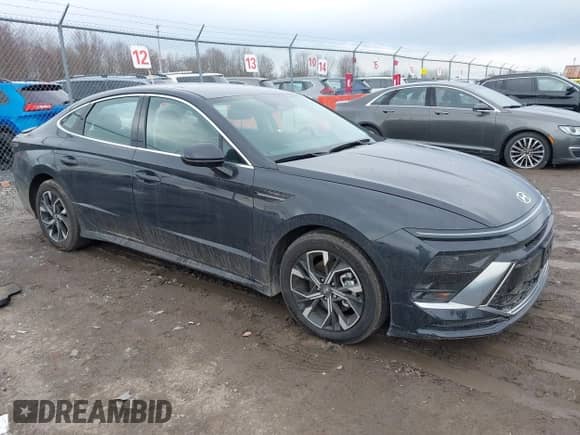 2025 Hyundai Sonata SEL with VIN KMHL64JA4SA431699, listed as a IAAI auction lot 42013844 with 196 mi miles and . Bid and sale history available at DreamBid. Image 1.