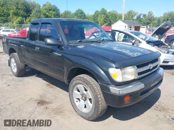 2000 Toyota Tacoma with VIN 4TAWM72N7YZ683933, listed as a IAAI auction lot 43154039 with 234,697 mi miles and . Bid and sale history available at DreamBid. Image 1.