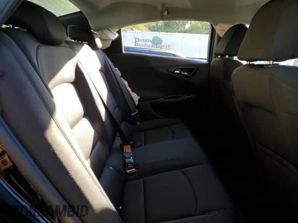 2020 Chevrolet Malibu LS z VIN 1G1ZB5STXLF157485, wystawiony jako Copart lot #81921545 z przebiegiem 31 563 mil mil oraz Szkoda całkowita • Salvage title. Historia ofert i sprzedaży dostępna na DreamBid. Obrazek 10.