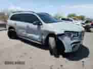 2024 Mercedes-Benz GLS 580 z VIN 4JGFF8FE6RB226910, wystawiony jako Copart lot #59205985 z przebiegiem 8 161 mil mil oraz Szkoda całkowita • Salvage title. Historia ofert i sprzedaży dostępna na DreamBid. Obrazek 4.