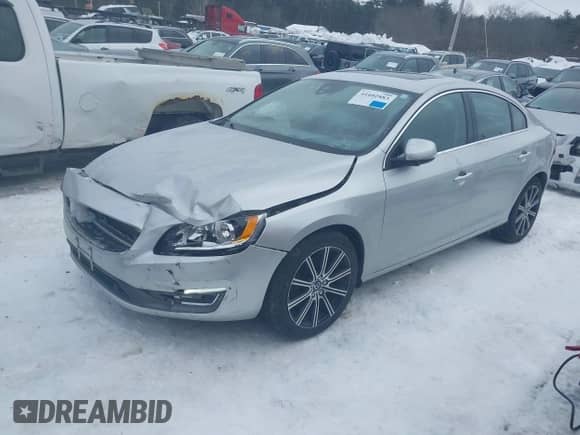2018 Volvo S60 Inscription z VIN LYV402TK7JB173545, wystawiony jako IAAI lot #41602883 z przebiegiem 50 294 mil mil oraz . Historia ofert i sprzedaży dostępna na DreamBid. Obrazek 2.