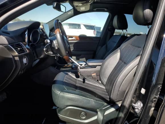 2019 Mercedes-Benz GLS 450 z VIN 4JGDF6EE2KB196114, wystawiony jako Copart lot #88097585 z przebiegiem 77 603 mil mil oraz Szkoda całkowita • Salvage title. Historia ofert i sprzedaży dostępna na DreamBid. Obrazek 7.