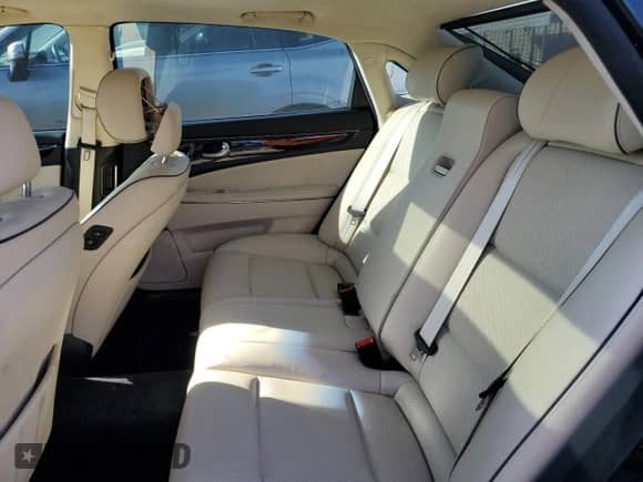 2016 Hyundai Equus Signature z VIN KMHGH4JH3GU104600, wystawiony jako Copart lot #46083605 z przebiegiem 83 338 mil mil oraz Szkoda całkowita • Salvage title. Historia ofert i sprzedaży dostępna na DreamBid. Obrazek 10.