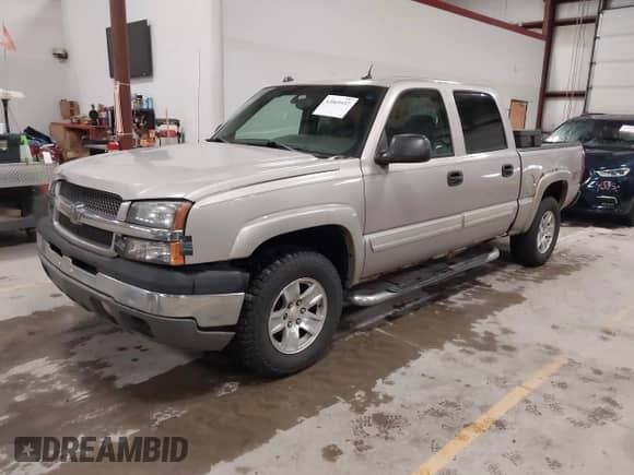 2005 Chevrolet Silverado 1500 LT with VIN 2GCEK13T951132388, listed as a IAAI auction lot 42069557 with 266,284 mi miles and . Bid and sale history available at DreamBid. Image 2.