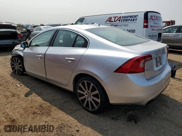 2014 Volvo S60 T6 with VIN YV1902FH4E2279443, listed as a Copart auction lot 69675964 with 88,993 mi miles and Salvage title. Bid and sale history available at DreamBid. Image 2.