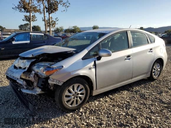 2015 Toyota Prius Advanced z VIN JTDKN3DP2F3067788, wystawiony jako Copart lot #82429785 z przebiegiem 158 937 mil mil oraz Czysty tytuł • Clean title. Historia ofert i sprzedaży dostępna na DreamBid. Obrazek 1.