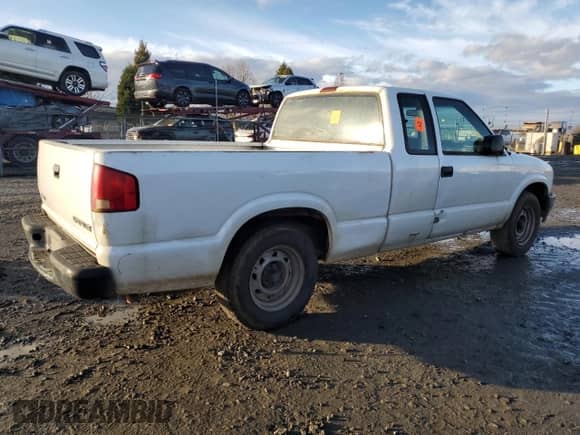 2003 Chevrolet S-10 Fleet z VIN 1GCCS19X238233364, wystawiony jako Copart lot #85746534 z przebiegiem 162 144 mil mil oraz Czysty tytuł • Clean title. Historia ofert i sprzedaży dostępna na DreamBid. Obrazek 3.