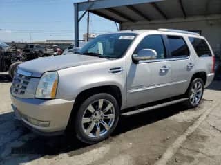 2009 Cadillac Escalade z VIN 1GYFC53269R123266, wystawiony jako Copart lot #70877705 z przebiegiem 173 376 mil mil oraz Szkoda całkowita • Salvage title. Historia ofert i sprzedaży dostępna na DreamBid. Obrazek 1.