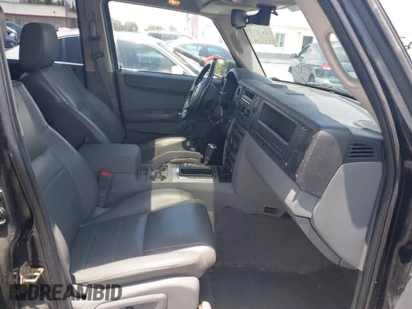 2007 Jeep Commander Sport с VIN 1J8HG48K07C504836, выставлен на аукционе IAAI как лот 42537484 с пробегом 99 313 миль миль и . История ставок и продаж доступна на DreamBid. Изображение 5.