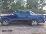 2009 Chevrolet Avalanche LTZ z VIN 3GNFK32089G229223, wystawiony jako IAAI lot #42824520 z przebiegiem 198 716 mil mil oraz . Historia ofert i sprzedaży dostępna na DreamBid. Obrazek 14.