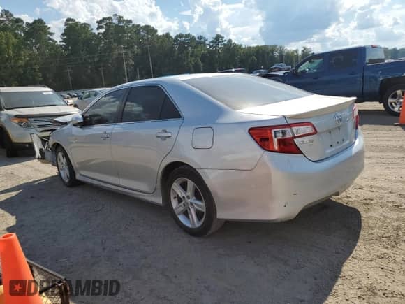2014 Toyota Camry L с VIN 4T1BF1FK6EU329092, выставлен на аукционе Copart как лот 68967305 с пробегом Не указан миль и Списание • Salvage title. История ставок и продаж доступна на DreamBid. Изображение 2.
