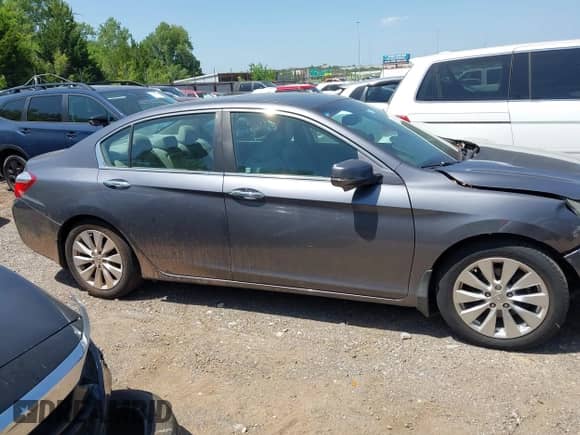 2013 Honda Accord EX-L z VIN 1HGCR2F84DA168611, wystawiony jako IAAI lot #42801977 z przebiegiem 110 943 mil mil oraz . Historia ofert i sprzedaży dostępna na DreamBid. Obrazek 13.
