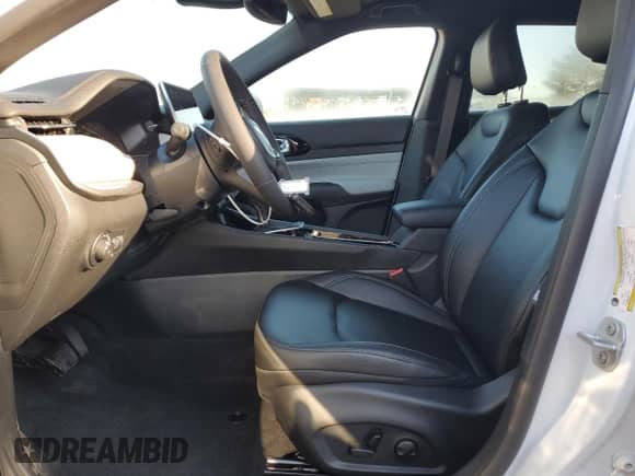 2025 Jeep Compass Limited with VIN 3C4NJDCN9ST621518, listed as a Copart auction lot 84233955 with 412 mi miles and Salvage title. Bid and sale history available at DreamBid. Image 7.
