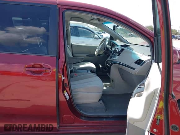 2013 Toyota Sienna LE AAS with VIN 5TDKK3DC8DS352223, listed as a IAAI auction lot 43113867 with 224,406 mi miles and . Bid and sale history available at DreamBid. Image 5.