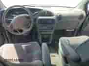 2000 Dodge Caravan Sport z VIN 2B4GP4431YR619923, wystawiony jako Copart lot #45060095 z przebiegiem 188 064 mil mil oraz Nie do naprawy • Non repairable. Historia ofert i sprzedaży dostępna na DreamBid. Obrazek 8.