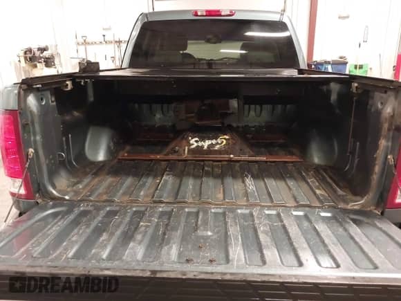 2008 GMC Sierra 1500 Work Truck with VIN 2GTEK133481253396, listed as a IAAI auction lot 43159202 with 253,619 mi miles and . Bid and sale history available at DreamBid. Image 18.