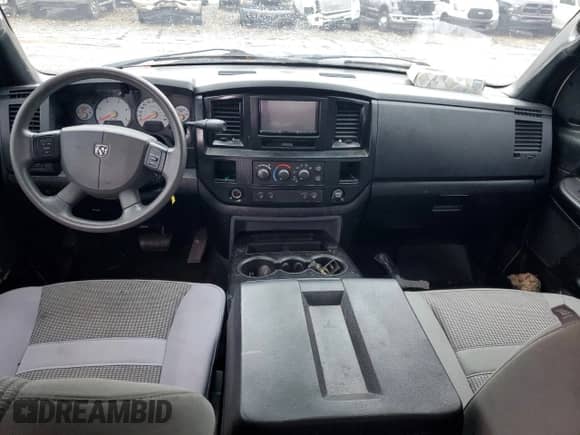 2008 Dodge RAM z VIN 3D7ML48A58G180134, wystawiony jako Copart lot #84155624 z przebiegiem 155 619 mil mil oraz Szkoda całkowita • Salvage title. Historia ofert i sprzedaży dostępna na DreamBid. Obrazek 8.