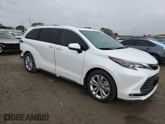 2024 Toyota Sienna Platinum с VIN 5TDERKEC5RS220903, выставлен на аукционе Copart как лот 48811305 с пробегом 20 107 миль миль и Списание • Salvage title. История ставок и продаж доступна на DreamBid. Изображение 4.