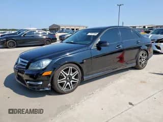 2013 Mercedes-Benz C 250 Sport с VIN WDDGF4HB6DA768128, выставлен на аукционе Copart как лот 71497595 с пробегом 80 069 миль миль и Списание • Salvage title. История ставок и продаж доступна на DreamBid. Изображение 1.