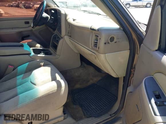 2003 Chevrolet Tahoe LT z VIN 1GNEC13Z33R190168, wystawiony jako IAAI lot #41858522 z przebiegiem 359 289 mil mil oraz . Historia ofert i sprzedaży dostępna na DreamBid. Obrazek 5.