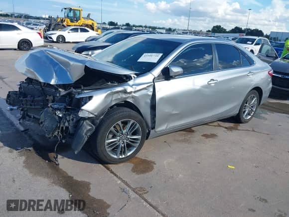 2017 Toyota Camry XLE z VIN 4T1BF1FK1HU660134, wystawiony jako IAAI lot #43300739 z przebiegiem 121 817 mil mil oraz . Historia ofert i sprzedaży dostępna na DreamBid. Obrazek 19.