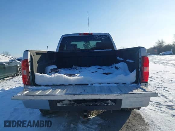 2010 Chevrolet Silverado 1500 LS с VIN 1GCSCREA8AZ275862, выставлен на аукционе IAAI как лот 41621090 с пробегом 280 598 миль миль и . История ставок и продаж доступна на DreamBid. Изображение 17.