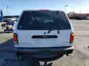 2000 Ford Explorer Sport z VIN 1FMYU60E4YUA88069, wystawiony jako Copart lot #48804015 z przebiegiem 122 071 mil mil oraz Szkoda całkowita • Salvage title. Historia ofert i sprzedaży dostępna na DreamBid. Obrazek 6.