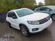 2017 Volkswagen Tiguan Sport с VIN WVGUV7AX2HK023007, выставлен на аукционе IAAI как лот 43286668 с пробегом 146 146 миль миль и . История ставок и продаж доступна на DreamBid. Изображение 1.