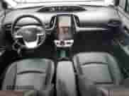 2017 Toyota Prius Premium z VIN JTDKARFPXH3064135, wystawiony jako Copart lot #84250215 z przebiegiem 142 529 mil mil oraz Szkoda całkowita • Salvage title. Historia ofert i sprzedaży dostępna na DreamBid. Obrazek 8.