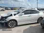 2015 Honda Accord Touring z VIN 1HGCR6F78FA000598, wystawiony jako IAAI lot #43235518 z przebiegiem 225 245 mil mil oraz . Historia ofert i sprzedaży dostępna na DreamBid. Obrazek 15.