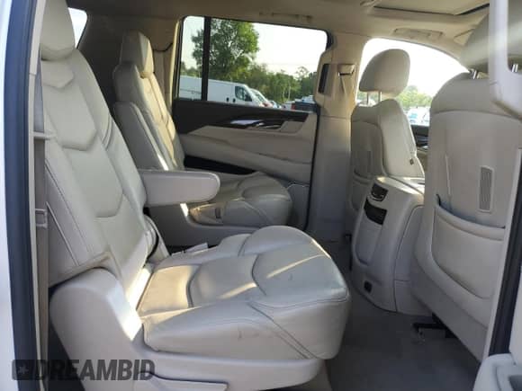 2017 Cadillac Escalade ESV Luxury с VIN 1GYS4HKJ5HR224285, выставлен на аукционе Copart как лот 62563795 с пробегом 136 011 миль миль и Списание • Salvage title. История ставок и продаж доступна на DreamBid. Изображение 11.