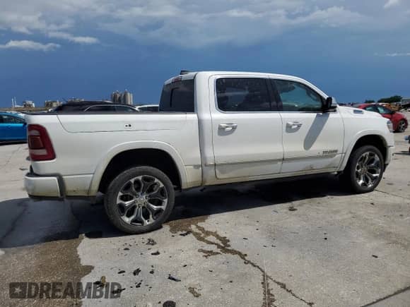 2022 Ram 1500 Limited z VIN 1C6SRFHT3NN363068, wystawiony jako Copart lot #58806965 z przebiegiem Nie podano mil oraz Szkoda całkowita • Salvage title. Historia ofert i sprzedaży dostępna na DreamBid. Obrazek 3.