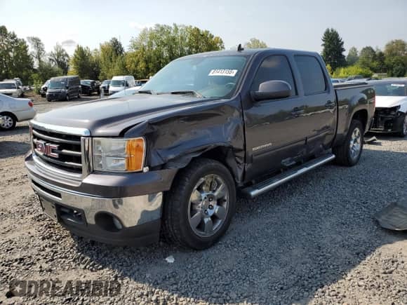2010 GMC Sierra 1500 SLT z VIN 3GTRKWE2XAG147938, wystawiony jako Copart lot #81413155 z przebiegiem 236 393 mil mil oraz Szkoda całkowita • Salvage title. Historia ofert i sprzedaży dostępna na DreamBid. Obrazek 1.