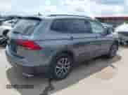 2021 Volkswagen Tiguan S z VIN 3VV0B7AXXMM025314, wystawiony jako IAAI lot #42726202 z przebiegiem 85 742 mil mil oraz . Historia ofert i sprzedaży dostępna na DreamBid. Obrazek 4.