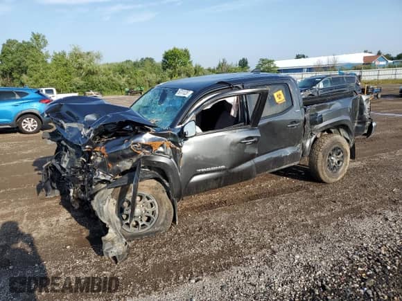 2020 Toyota Tacoma SR5 z VIN 3TMCZ5AN7LM291155, wystawiony jako Copart lot #67111255 z przebiegiem 106 969 mil mil oraz Szkoda całkowita • Salvage title. Historia ofert i sprzedaży dostępna na DreamBid. Obrazek 1.