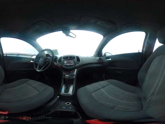 2015 Chevrolet Sonic LT с VIN 1G1JC5SH8F4220010, выставлен на аукционе IAAI как лот 42921568 с пробегом 53 806 миль миль и . История ставок и продаж доступна на DreamBid. Изображение 18.