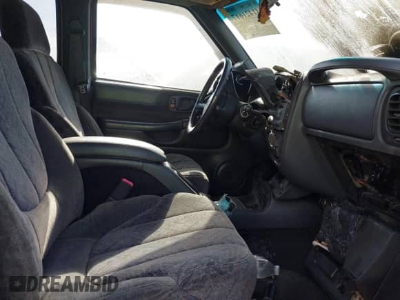 2001 Chevrolet S-10 LS with VIN 1GCDT13W81K212665, listed as a IAAI auction lot 41421617 with Not provided miles and . Bid and sale history available at DreamBid. Image 5.