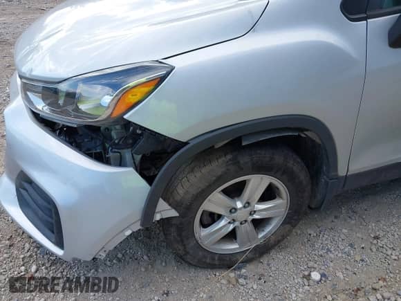 2019 Chevrolet Trax LS with VIN 3GNCJNSB6KL204210, listed as a IAAI auction lot 43181029 with 62,318 mi miles and . Bid and sale history available at DreamBid. Image 6.