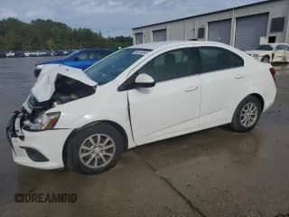 2019 Chevrolet Sonic LT z VIN 1G1JD5SB0K4106103, wystawiony jako Copart lot #84240895 z przebiegiem 137 266 mil mil oraz Szkoda całkowita • Salvage title. Historia ofert i sprzedaży dostępna na DreamBid. Obrazek 1.