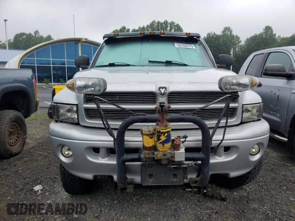 2001 Dodge 1500 z VIN 1B7HF16Z81S219680, wystawiony jako Copart lot #62458375 z przebiegiem 97 635 mil mil oraz Szkoda całkowita • Salvage title. Historia ofert i sprzedaży dostępna na DreamBid. Obrazek 5.