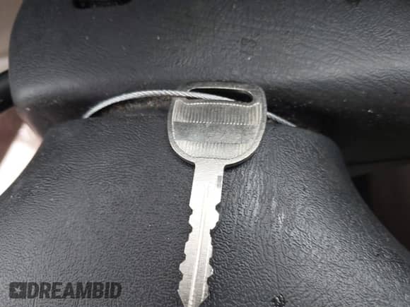 2004 Chevrolet Suburban LT с VIN 1GNEC16Z94J235657, выставлен на аукционе IAAI как лот 42361930 с пробегом 210 662 миль миль и . История ставок и продаж доступна на DreamBid. Изображение 11.