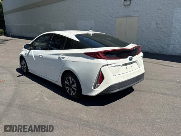 2018 Toyota Prius Plus z VIN JTDKARFP6J3073923, wystawiony jako Copart lot #68948185 z przebiegiem 119 620 mil mil oraz Szkoda całkowita • Salvage title. Historia ofert i sprzedaży dostępna na DreamBid. Obrazek 3.