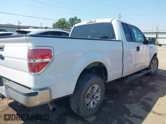 2010 Ford F-150 XL with VIN 1FTEX1C84AKA32531, listed as a IAAI auction lot 43199871 with 137,245 mi miles and . Bid and sale history available at DreamBid. Image 4.