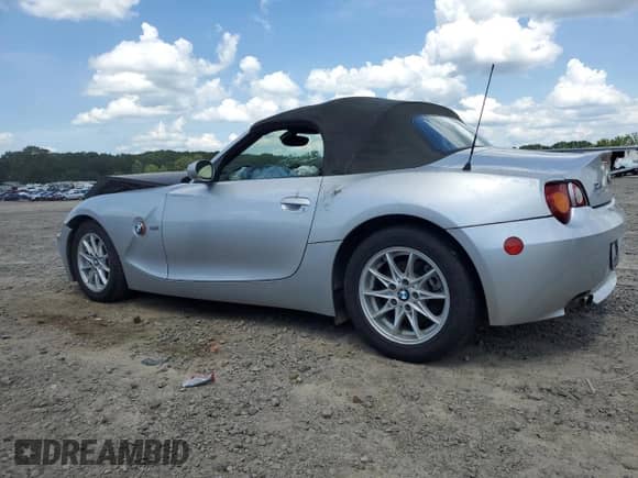 2003 BMW Z4 2.5i z VIN 4USBT33493LS47580, wystawiony jako Copart lot #62754925 z przebiegiem 178 558 mil mil oraz Szkoda całkowita • Salvage title. Historia ofert i sprzedaży dostępna na DreamBid. Obrazek 2.