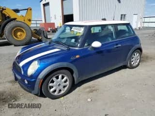 2003 MINI Hardtop z VIN WMWRC334X3TC47706, wystawiony jako Copart lot #55845555 z przebiegiem 87 570 mil mil oraz Czysty tytuł • Clean title. Historia ofert i sprzedaży dostępna na DreamBid. Obrazek 1.